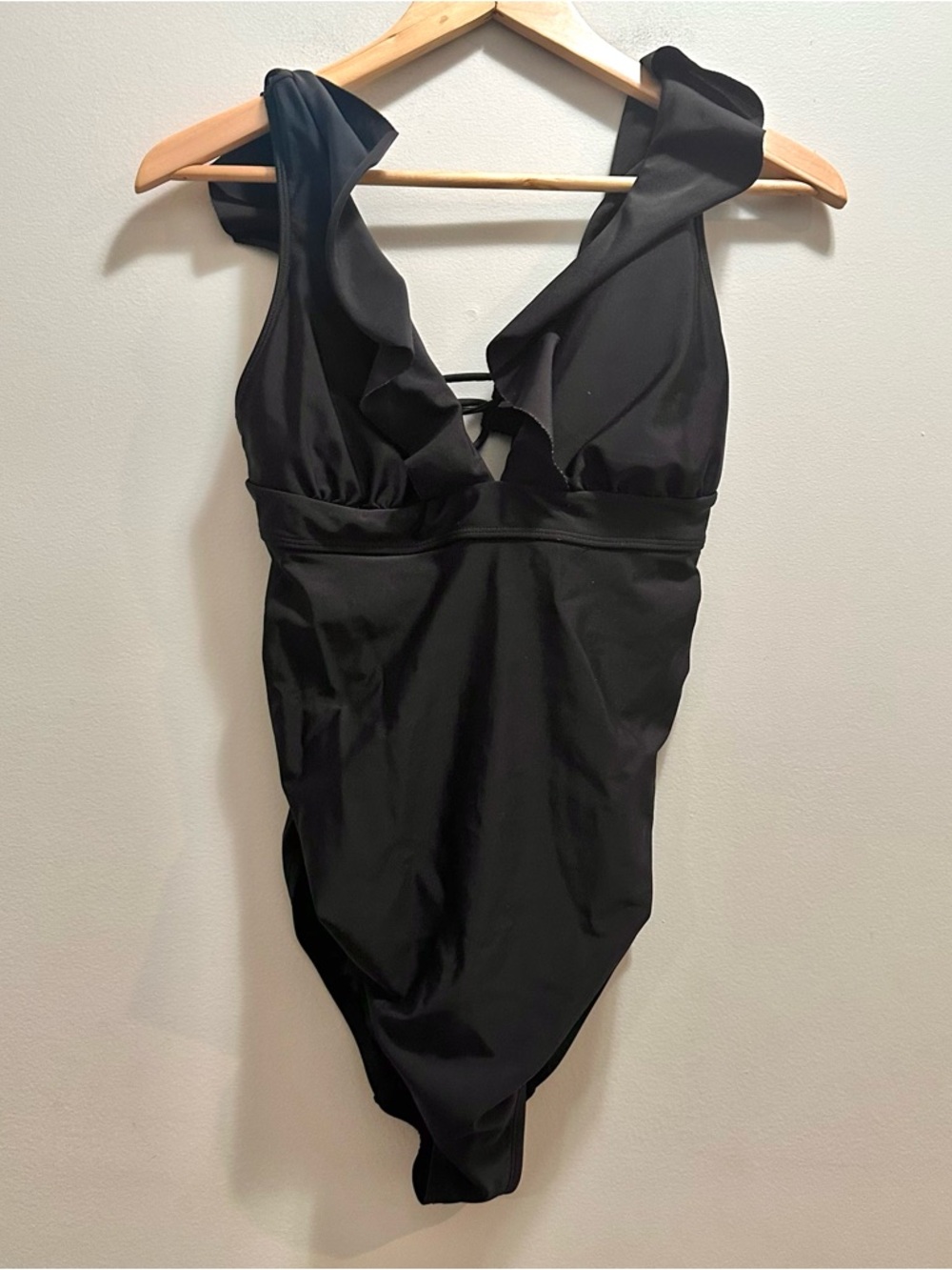 A Pea In The Pod Women's Small Black Maternity One Piece Swimsuit Ruffle Boho